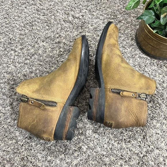 Sorel Lolla Ankle Boots Bootie Womens Size 8 Elk Tan Leather Zip Stacked Heel - Picture 7 of 11
